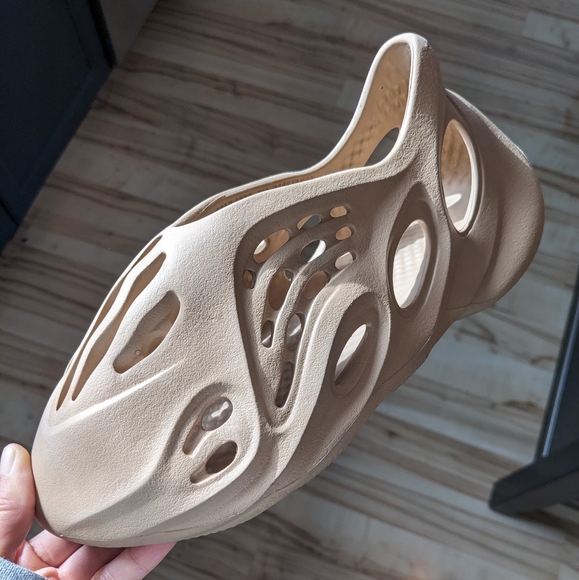 Yeezy Foam RNNR - Ochre - Picture 1 of 6